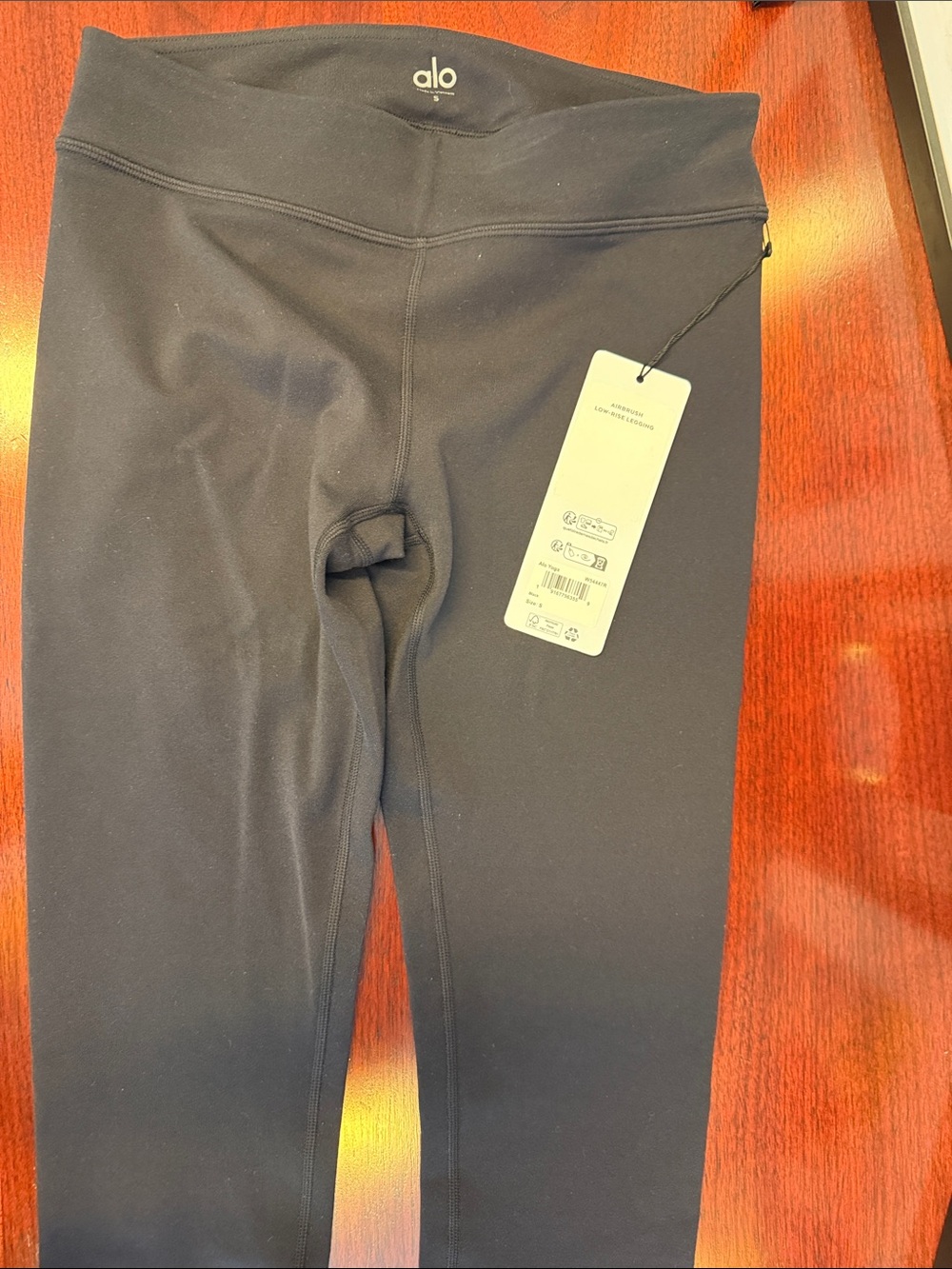 ALO Yoga Black Airlift Leggings with Tag NWT